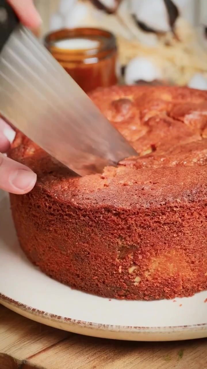 Грушевый пирог с грецким орехом
