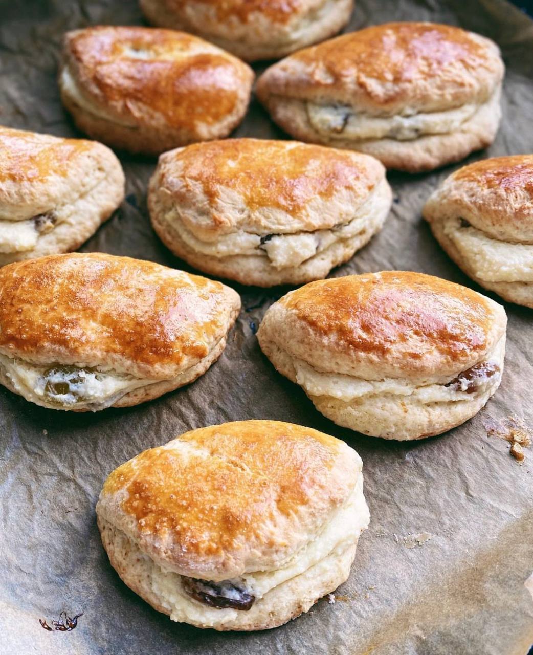 Пышные мягкие сочники с творогом и изюмом