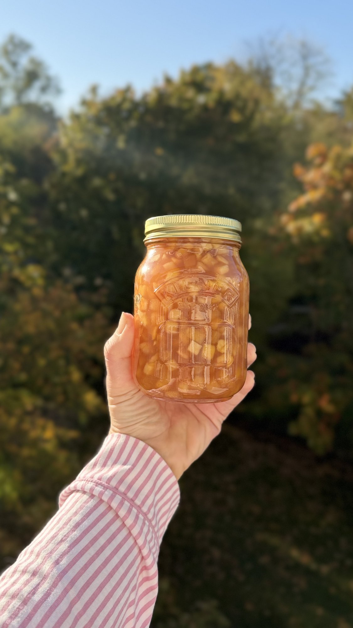 Янтарный яблочный конфитюр кубиками